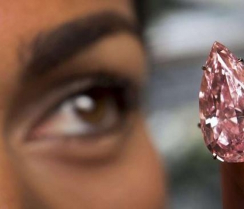 亚洲神秘土豪花2亿买下迄今最大梨型粉钻