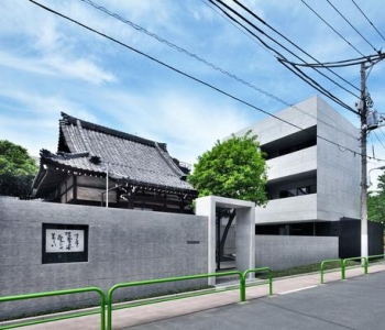 东京这座重建后的寺庙 用清水混凝土诠释神圣感