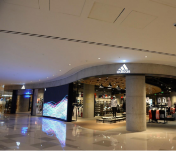 重庆全新阿迪达斯“运动时尚品牌体验店”在IFS国金中心开幕