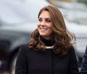凯特•米德尔顿（Kate Middleton）的“孕妇装”新品：纸夹大衣